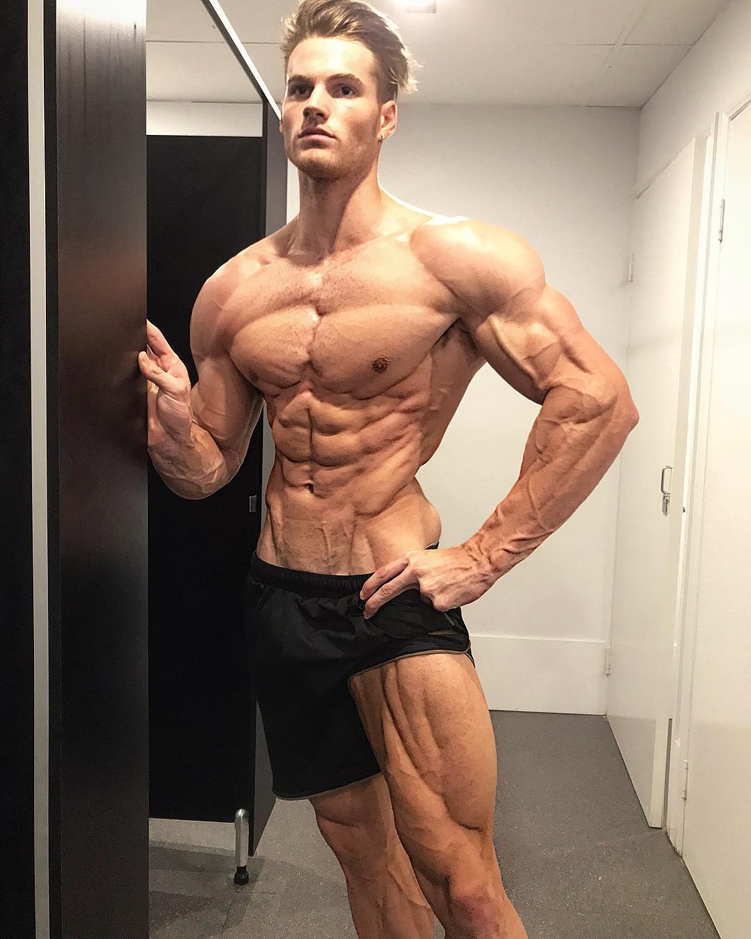 Carlton Loth С‚РµР»Рѕ