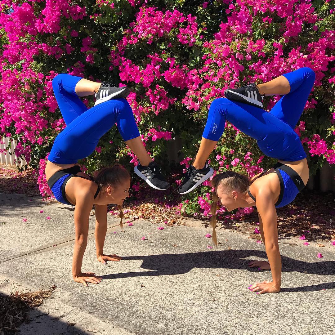 Teagan and Samantha Rybka acrobatic twins with 2 million YouTube