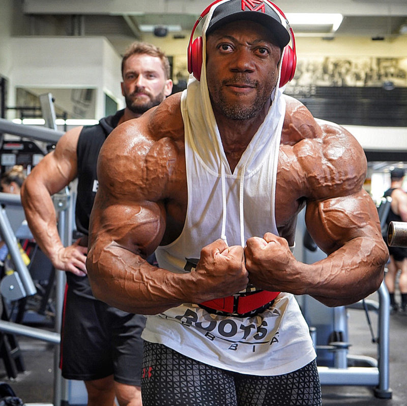 Days out from Olympia: vascular and shredded Shawn Rhoden | 2023